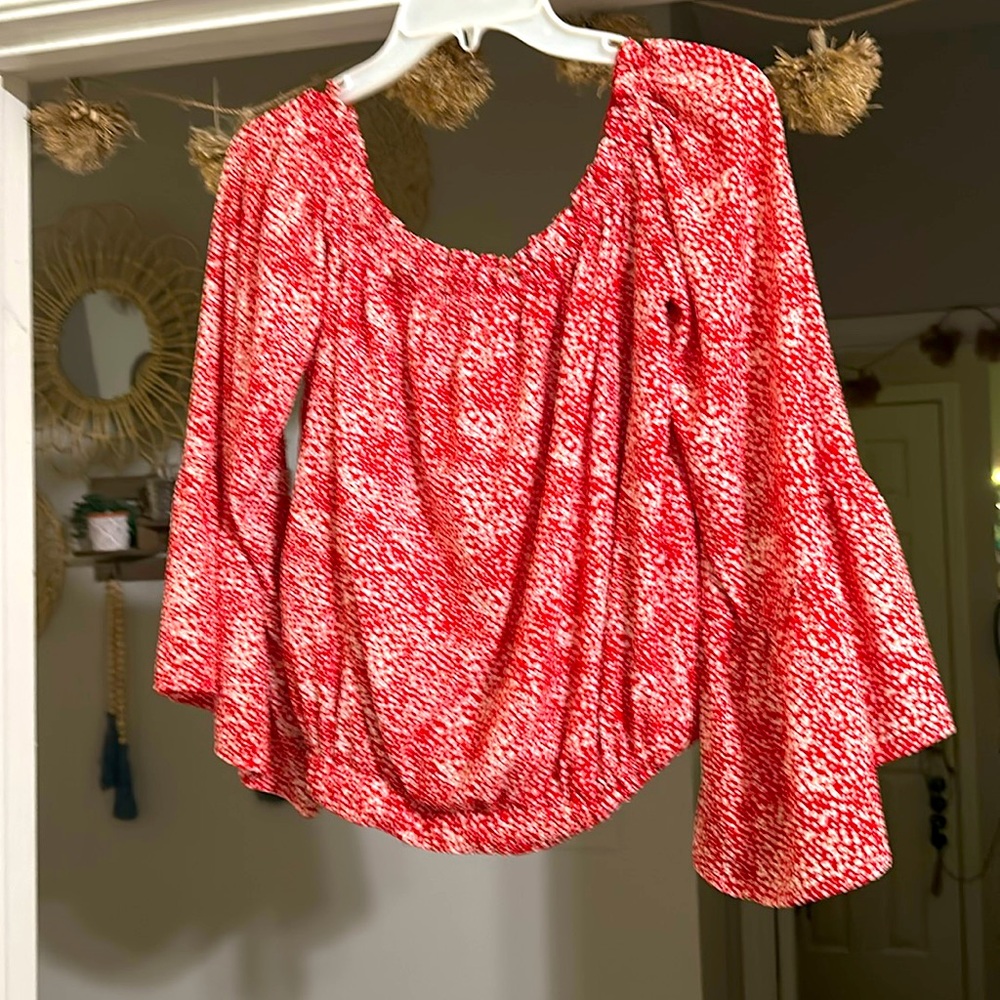 Red floral flared sleeveless crop top!